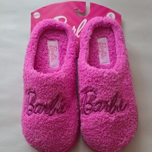 🆕️ Barbie Pink Cozy Slippers NWT S 5/6
